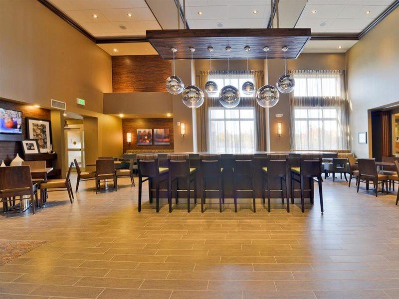 Hampton Inn & Suites Greensboro/Coliseum Area Exterior foto